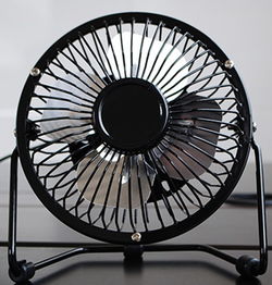 夏日涼風(fēng)與商機(jī) 鐵藝小風(fēng)扇產(chǎn)品與加盟店的雙贏之道